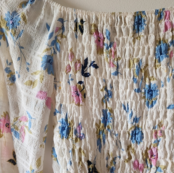 Monteau Floral Blouse - Picture 3 of 7